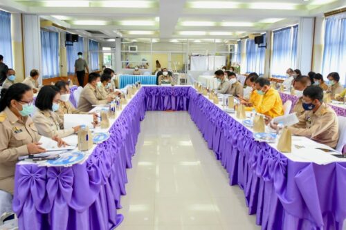 พมจ.พัทลุง ร่วมประชุม ศจพ.จ. ครั้งที่ 2 พิจารณาการสำรวจคัดกรองข้อมูลคนจน คนเปราะบางตามโครงการ “คนเมืองลุง เราไม่ทุ่มกัน”