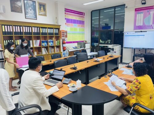 พมจ.พัทลุง ประชุมข้าราชการและเจ้าหน้าที่ในหน่วยงาน เพื่อจัดทำตัวชี้วัดสำนักงานพัฒนาสังคมและความมั่นคงของมนุษย์จังหวัดพัทลุง