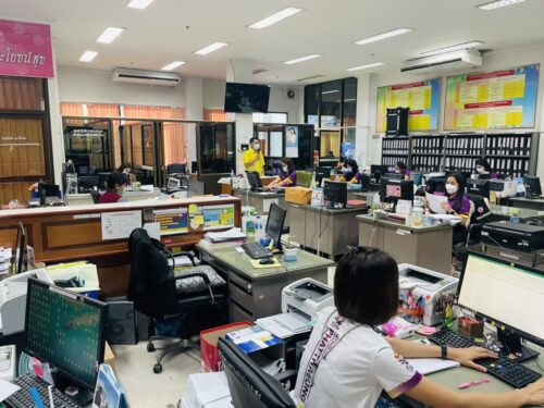 พมจ.พัทลุง พบปะเจ้าหน้าที่ในหน่วยงาน เพื่อเน้นย้ำมาตรการป้องกันการแพร่ระบาดโรคติดเชื้อไวรัสโคโรนา 2019 (covid-19)